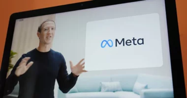 Meta probleme me ligjin, shkrimtarët padisin kompaninë e Zuckerberg