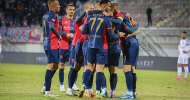 VIDEO/ Vllaznia nuk zhg&euml;njen n&euml; &ldquo;Loro Bori&ccedil;i&rdquo;, &ldquo;Kuqeblut&euml;&rdquo; fitojn&euml; me v&euml;shtir&euml;si ndaj Teut&euml;s