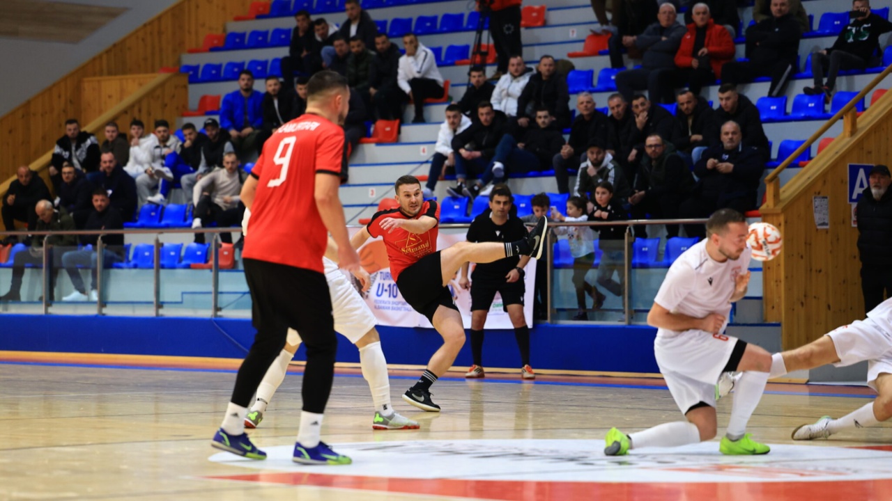 Kampionati Kombëtar i Futsallës/ Tirana pëson humbjen e parë, Vllaznia mposht Partizanin