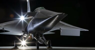 NASA jep grante për të angazhuar studentët në fluturimin supersonik