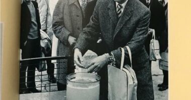 Franz Beckenbauer dhe refugjati i fundit i ambasadës gjermane