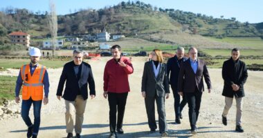 Veliaj dhe Gonxhja inspektojnë punimet për infrastrukturën publike në TEDA: Së shpejti nisim fushatën për punësimin e mijëra të rinjve