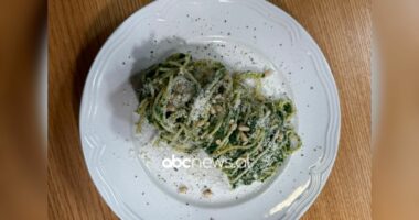 “Makarona me spinaq e ricota”, receta e ditës nga zonja Florenca