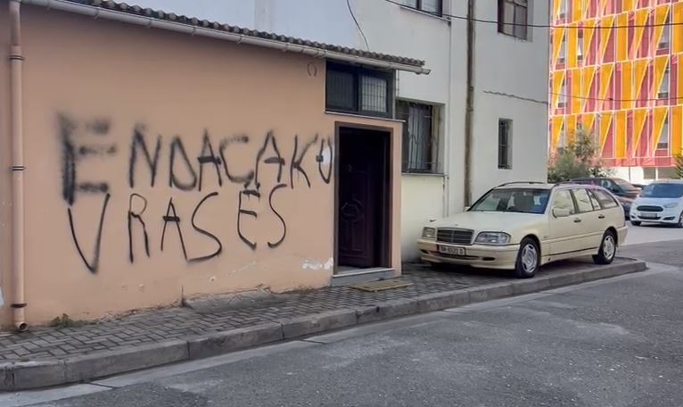 “Endacaku vrasës”/ Iu vu tritol banesës së Ilir Koçiljas në Durrës, mesazhi që i përcolli autori. Policia: Kemi një të dyshuar