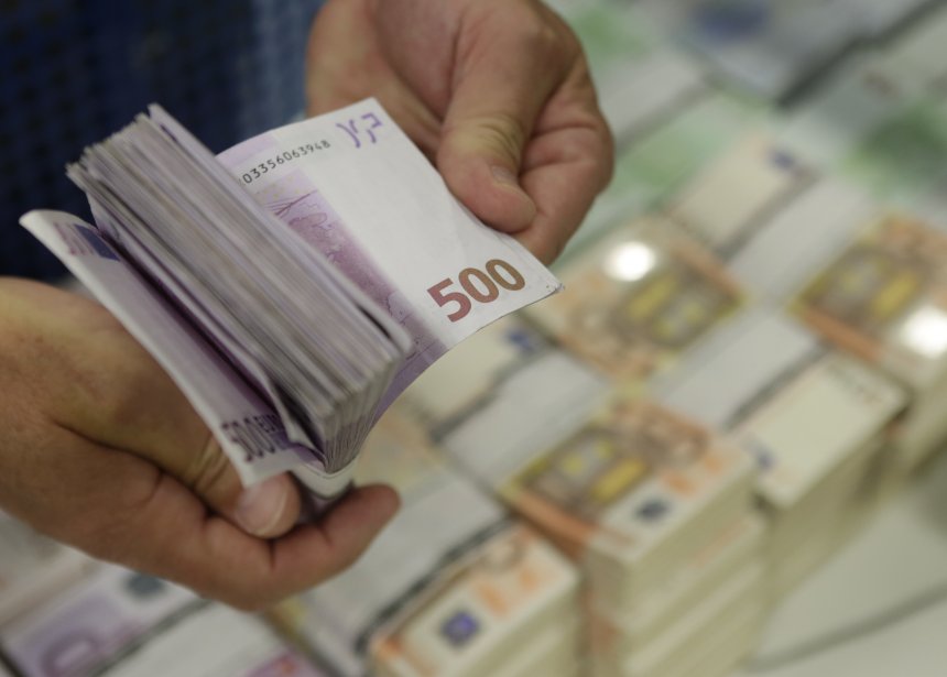 Rriten transfertat në euro/ Banka e Shqipërisë: Në janar-shkurt, 44 mijë transaksione