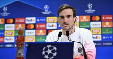 &ldquo;Jemi t&euml; p&euml;rqendruar te ndeshja e radh&euml;s&rdquo;, shok&euml;t e skuadr&euml;s &ldquo;heshtin&rdquo; mbi transferimin e Mbappe