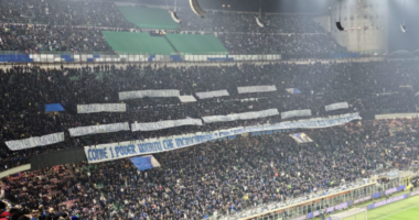 &ldquo;Trofe t&euml; vjedhur, lojtar&euml; me doping e blerje arbitrash&rdquo;, ultrasit e Interit &ldquo;thumbojn&euml;&rdquo; Juventusin