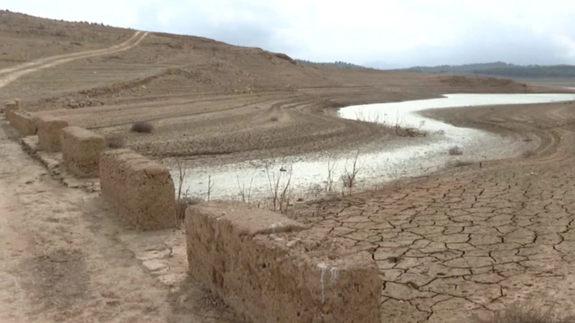 Spanjë/ Katalonja në gjendje të jashtëzakonshme për shkak të thatësirës, kufizime në konsumin e ujit