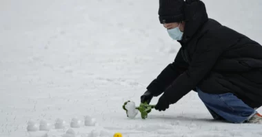 Mot i acartë në disa rajone të Kinës, mbyllen aeroportet