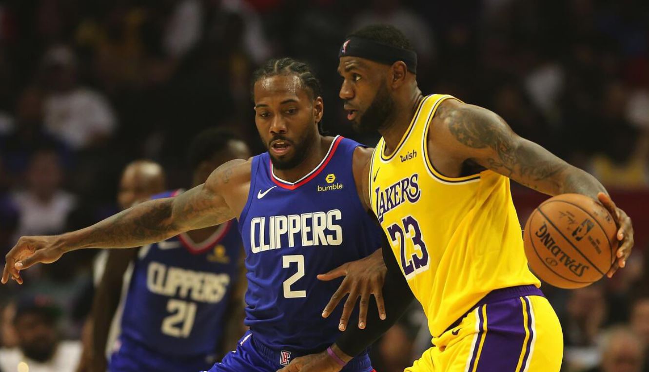 NBA/ LeBron James nuk njeh moshë, Lakers fiton derbin ndaj Clippers