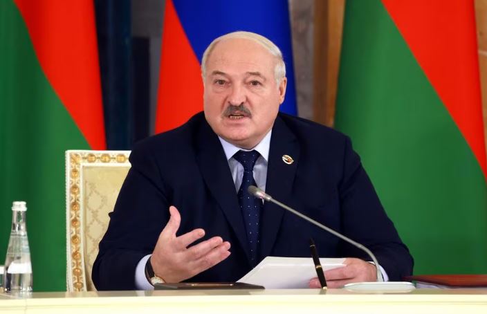 Bjellorusi/ Lukashenko njofton se do të kandidojë sërish për president në vitin 2025