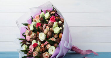 Një restorant në Francë ofron një dhuratë unike për Ditën e Shën Valentinit, një buqetë me lule të ngrënshme