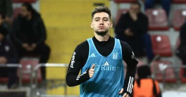 Nuk vonon debutimi, Muçi vesh menjëherë fanellën e titullarit te Besiktas