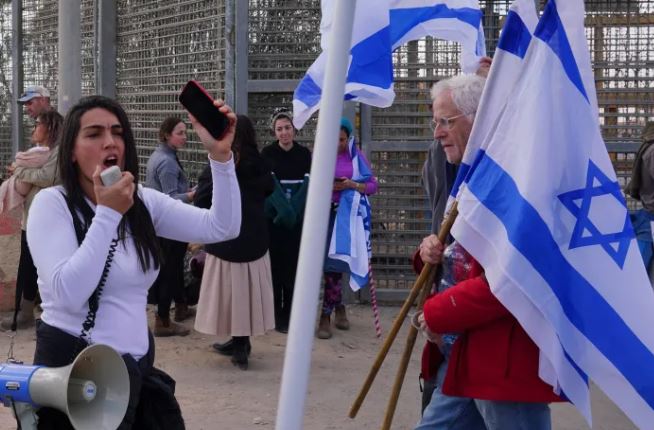 Protestuesit izraelitë bllokojnë kalimin e ndihmave humanitare në Gaza