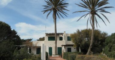 Vila e Berlusconit në Lampedusa shitet për tre milionë euro