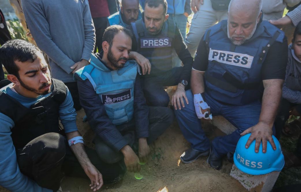 Sulmet izraelite në Rafah, plagosen dy gazetarë, njëri në gjendje të rëndë