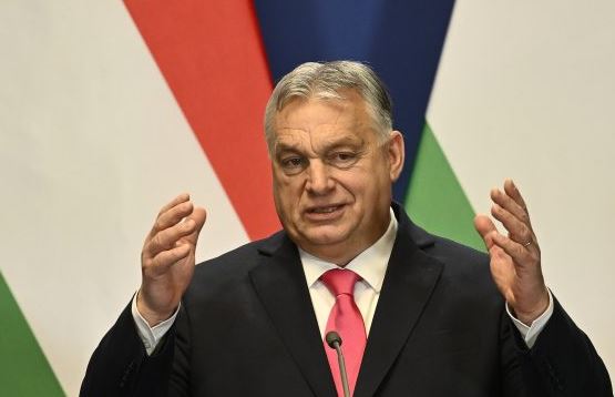 Lufta në Ukrainë/ Orban: Rusia nuk gjunjëzohet me forcë ushtarake, nevojitet një proces paqeje