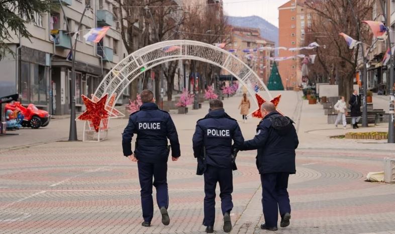 Kosovë/ Policia gjen fletushka në veri që bëjnë “thirrje për rezistencë”