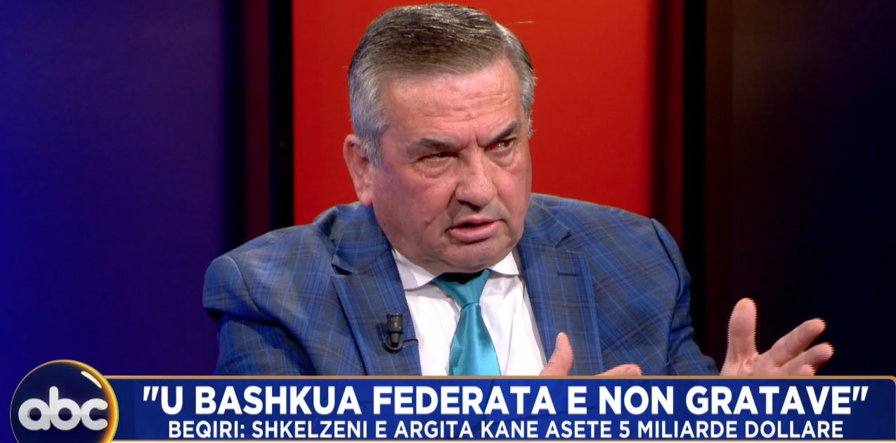 “Protesta e Berishës, pa kokë”/ Beqiri: U bashkua federata e “non gratave”. Fëmijët e tij kanë asete 5 miliardë dollarë, paguajnë protestuesit