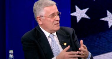 “Takimi Blinken-Veliaj, një sinjal simbolik për transformimin e Shqipërisë”, Tarifa: Pozicioni i Yuri Kim në DASH, diçka pozitive për shqiptarët