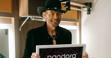 Muzika në zi/ Ndahet nga jeta në moshën 62-vjeçare këngëtari i njohur, Toby Keith 