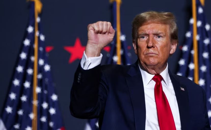 Avokatët e ish Presidentit Trump kërkojnë rrëzimin e akuzave për dokumente sekrete