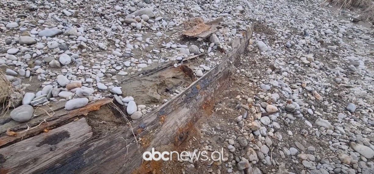 Vjosë, gjendet varka e lashtë, dyshohet se i përket Luftës së Parë Botërore