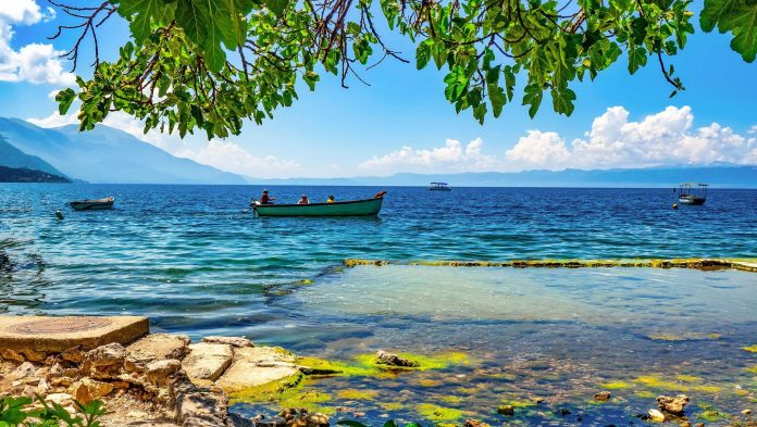 Media franceze: Liqeni i Ohrit destinacion i paharrueshëm për adhuruesit e natyrës