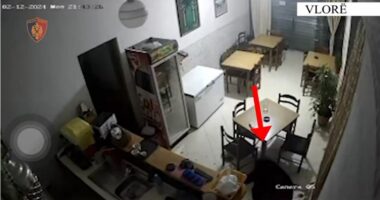 I akuzuar për vjedhje me dhunë, vihet në pranga 20 vjeçari në Vlorë