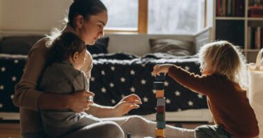 Francë, 4 ditë punë në javë për prindërit e divorcuar