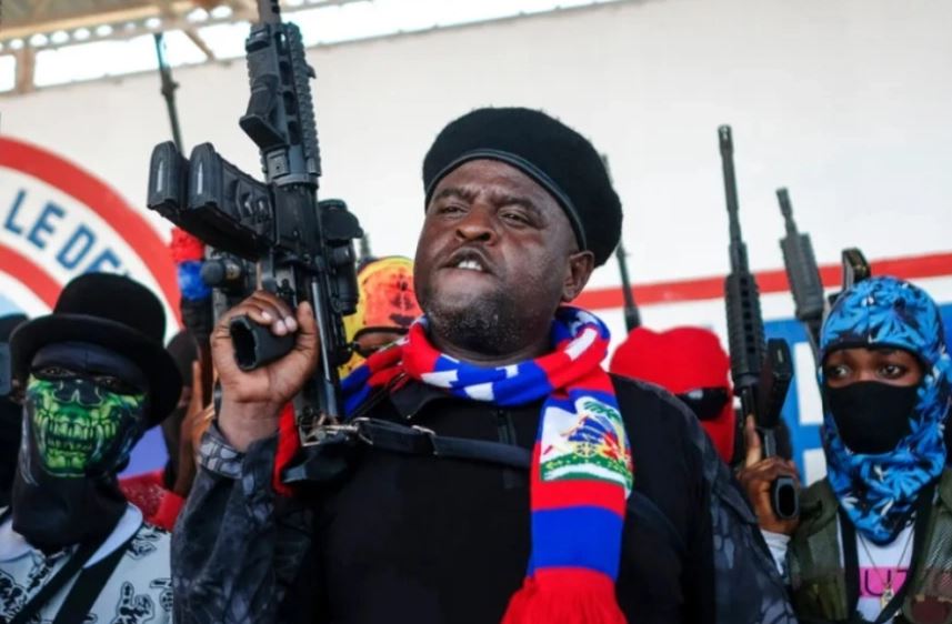 Bandat në Haiti paralajmërojnë luftë civile nëse kryeministri nuk jep dorëheqjen