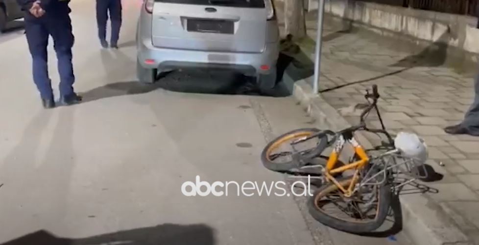 VIDEO/ Përmbyset biçikleta në Fier, transportohet në spital drejtuesi