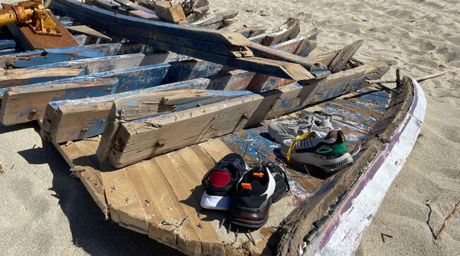 Përmbytet anija në brigjet e Lampedusa, shpëtohen rreth 44 emigrantë