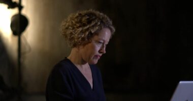 The Guardian: Gati 4,000 të famshëm ishin viktima të “deepfake”