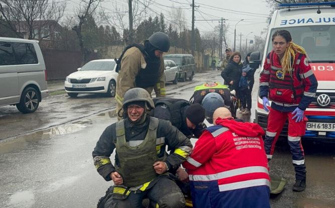 Rusia sulmon me raketa Odesën, raportohet për viktima dhe të plagosur