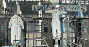 Protestë e frikshme në Pescara, jashtë stadiumit varen dy manenkina