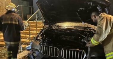 VIDEO/ Vlorë, digjet gjatë natës një makinë