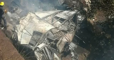 Autobusi bie nga ura, 45 të vdekur në Afrikën e Jugut