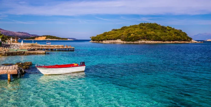 Revista franceze fton turistët: Shqipëria, thesar i fshehur në Mesdhe