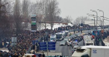 Nderimet pas vdekjes për ish-liderin e opozitës ruse, më shumë se 100 të arrestuar