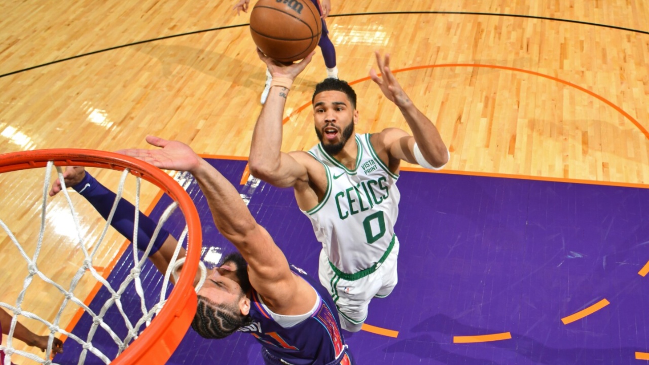 NBA/ Favoritët nuk zhgënjejnë, Boston largon “krizën”, Celtics fitojnë në transfertën e Phoenix