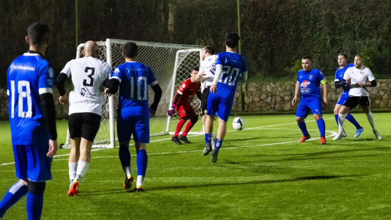 FSHF Sunday League Albania arrin në “play-off”, njihuni me çiftet për tre trofetë