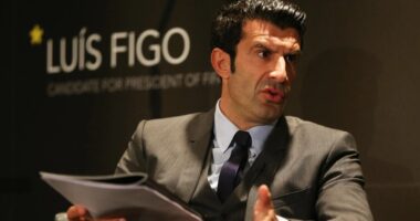 Përdorimi i sistemit VAR e krijimi i “European Superleague”, Figo flet haptazi për mediat spanjolle