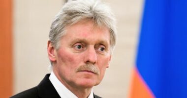 Peskov: Largimi i Starmer nuk do të rregullojë raportet mes Moskës dhe Londrës