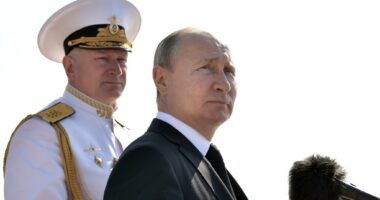 Kreu i marinës ruse shkarkohet pas humbjeve në Detin e Zi