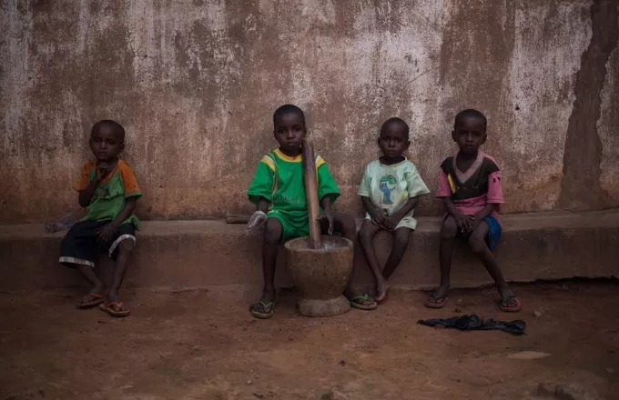 Gati 1.8 milionë fëmijë janë zhvendosur nga armiqësitë në Afrikën Perëndimore