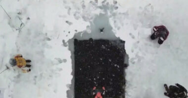 27-vjeçarja notoi 140 metra nën një liqen të ngrirë dhe rifitoi rekordin botëror