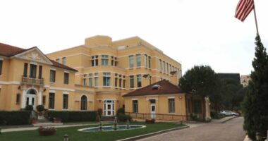 Marrëveshja për rikthimin e normalitet në Parlament, ambasada amerikane në Tiranë: Inkurajojmë deputetët