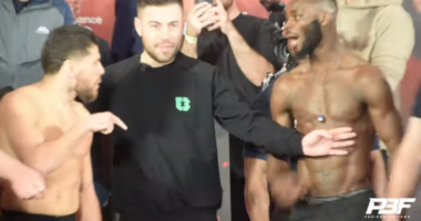 VIDEO/ Ndërhyn sigurimi, Florian Marku përplaset me kundërshtarin gjatë peshimit