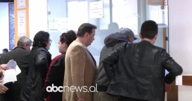 Tkurren borxhet e bashkive/ Rënie me mbi 60 përqind, nivel më i ulët në një dekadë